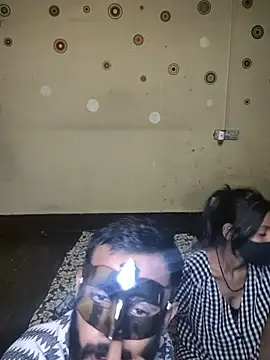 XXX chat uživo modela Desi_Fox1