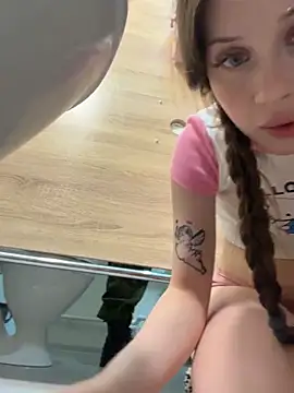 Asian_Asami Adlı Modelin Canlı XXX Sohbeti