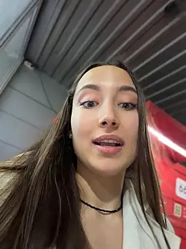 ICrazyOneIRL Chat XXX in diretta