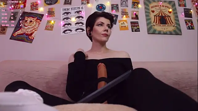Luna_Blake Chat XXX in diretta