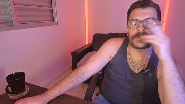 BadDaddyBrasil élő XXX-chatje