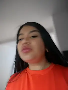 Chat +18 de Issane_Peru ao vivo