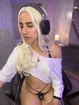 Živý XXX chat Elodiee_Roussee