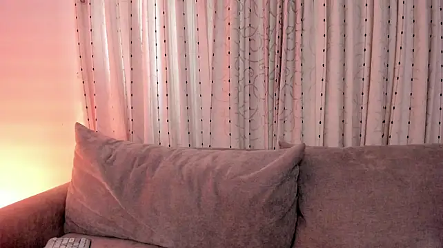 KittyVelve's Live XXX Chat