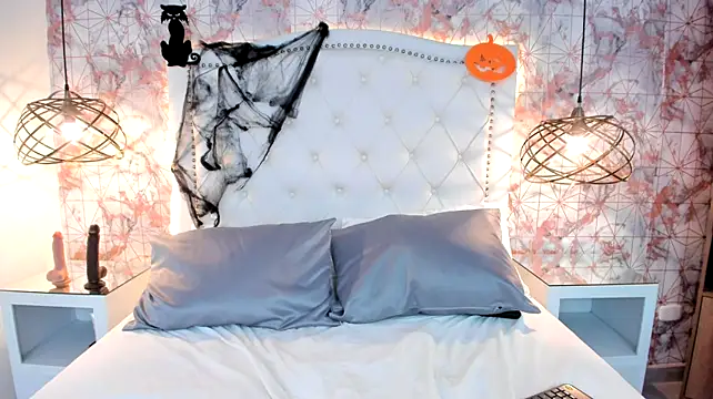 ScarletMore's Live XXX Chat