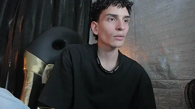 Онлайн чат XXX DAMIAN_22