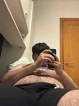 Yannick04 live XXX chat