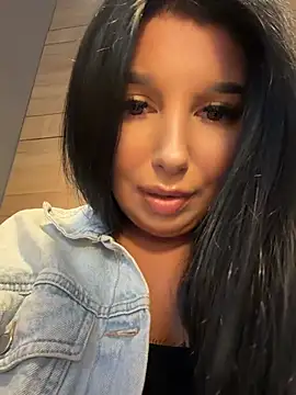 Tisha_Busty: онлайн-секс-чат