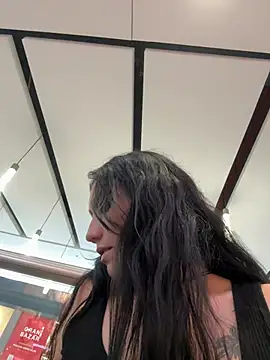 Chat +18 de Ravelyn__ ao vivo