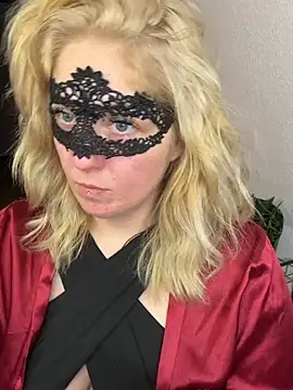 -CurvySecret-'s Live XXX Chat