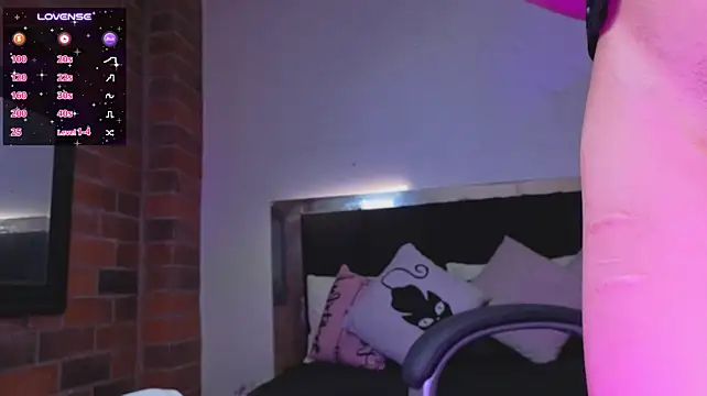 dark__nymph Adlı Modelin Canlı XXX Sohbeti