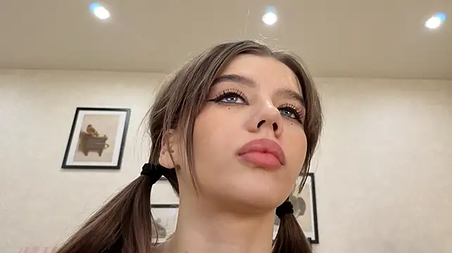 dolly_ll Chat XXX in diretta