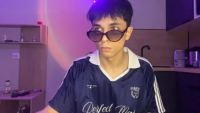 Clark_Day Live XXX-Chat