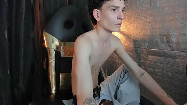 DAMIAN_22's Live XXX Chat