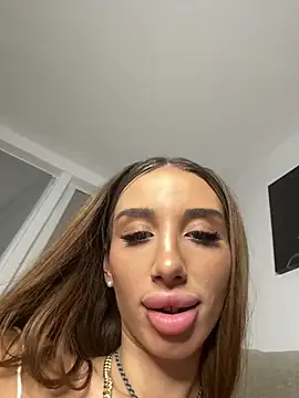 BlueEyes_BB Adlı Modelin Canlı XXX Sohbeti