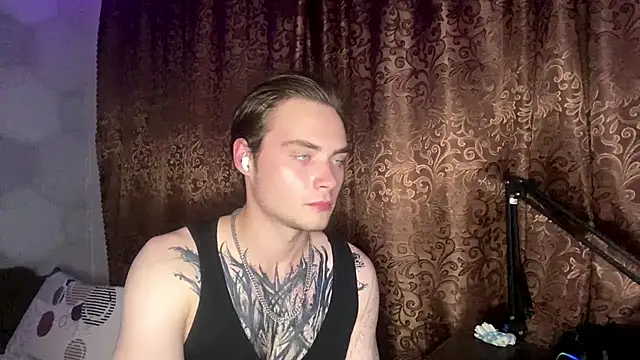 XXX chat uživo modela ErnestTarlet