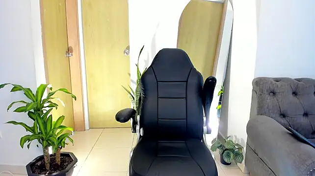 estivii Adlı Modelin Canlı XXX Sohbeti