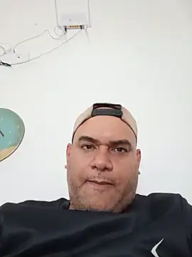 צ'אט XXX בשידור חי של wessAndSandri