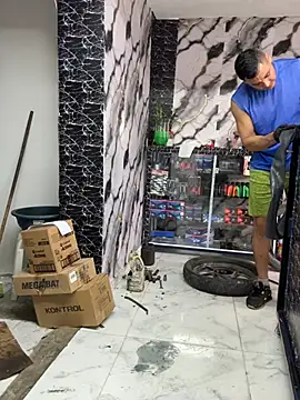 XXX chat uživo modela Paul22cm-