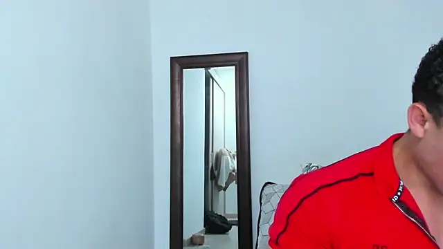 KingLevi01 élő XXX-chatje