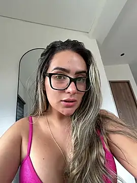 צ'אט XXX בשידור חי של Miilana_
