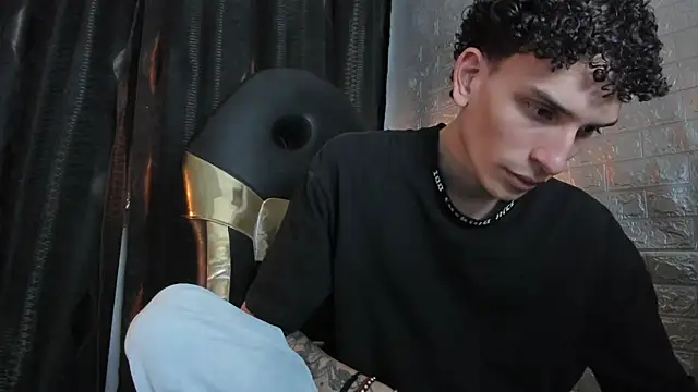 DAMIAN_22 Live XXX Chat