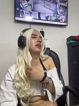 Živý XXX chat Elodiee_Roussee