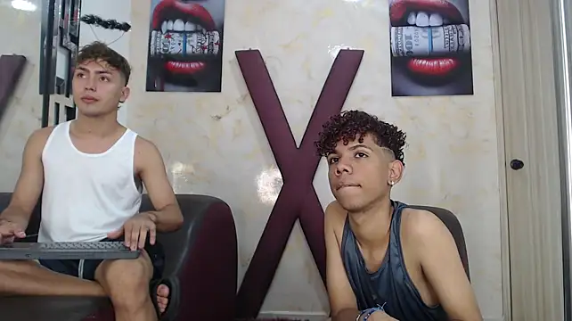 Chatroom XXX en direct de AVENGER_BOYS2026