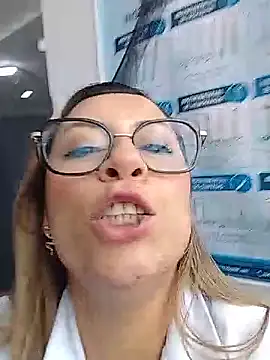 Živý XXX chat Dr-Kathy_23