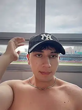 OLIVER_K Adlı Modelin Canlı XXX Sohbeti