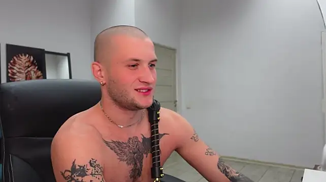 Igor_Wilde élő XXX-chatje