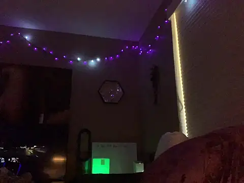 BWCJUICYJOSH's Live XXX Chat