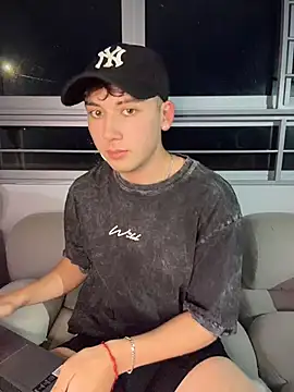 OLIVER_Kn Live XXX chat