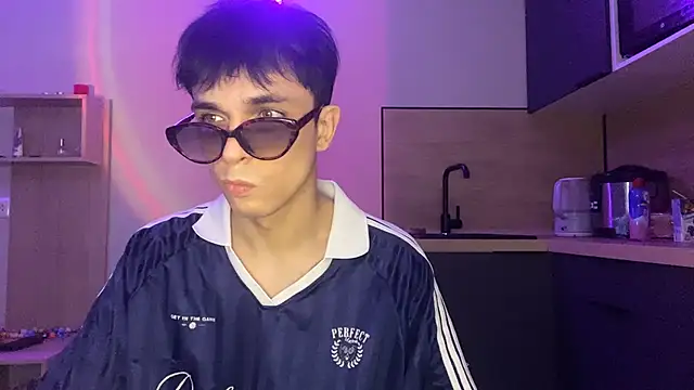 Clark_Day élő XXX-chatje