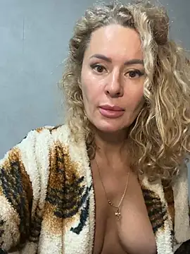 XXX chat uživo modela Tania201243