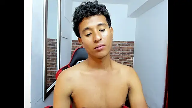WIZARD-ALESSANDRO Adlı Modelin Canlı XXX Sohbeti