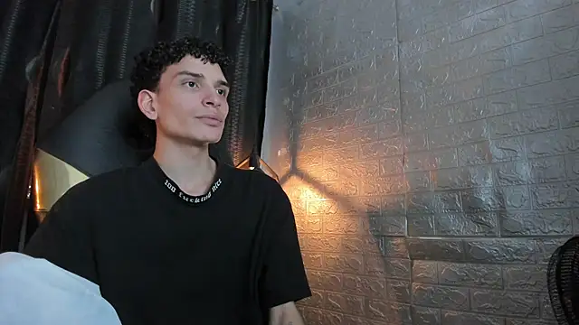 DAMIAN_22 Live XXX-chat