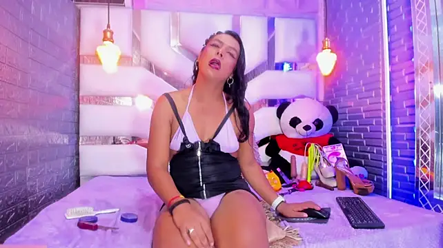 XXX chat uživo modela EmmyTorner