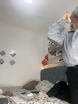AriMiu Chat XXX in diretta