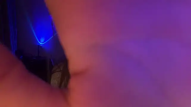 XXX chat uživo modela CortneyMontaluo