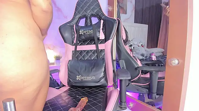 EvelynXSinclair Chat XXX in diretta