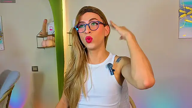 LiahGrey7 Adlı Modelin Canlı XXX Sohbeti
