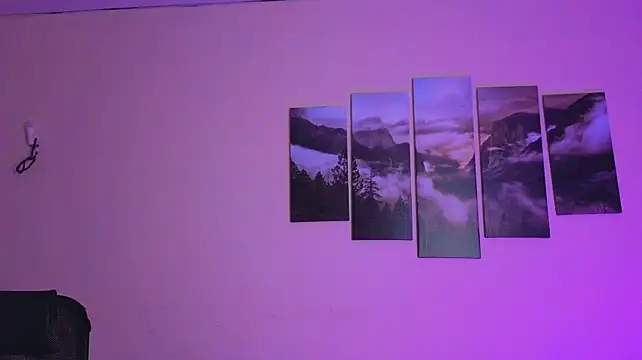laracroftmansion Chat XXX in diretta