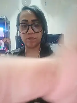 צ'אט XXX בשידור חי של OliviaWilliamm