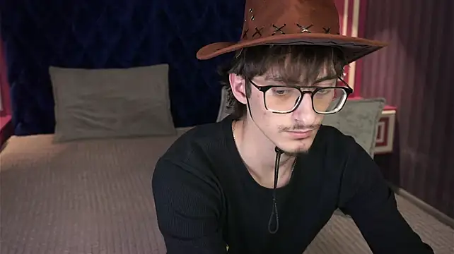 RonBevs live XXX chat