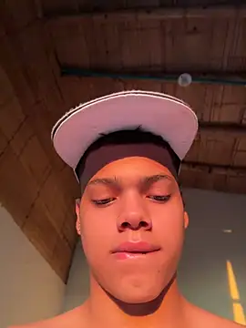 צ'אט XXX בשידור חי של jhan_pierce22