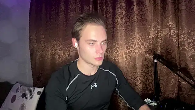 ErnestTarlet XXX чат на живо