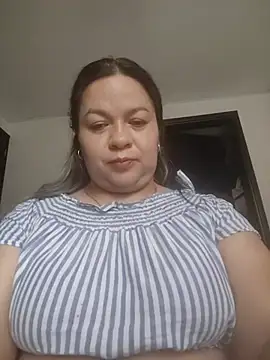 XXX chat uživo modela Charlott-1