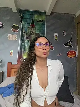 צ'אט XXX בשידור חי של MafeeRoss