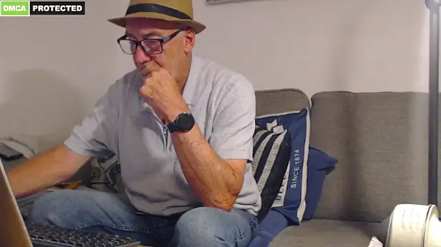 XXX chat uživo modela bluedae1
